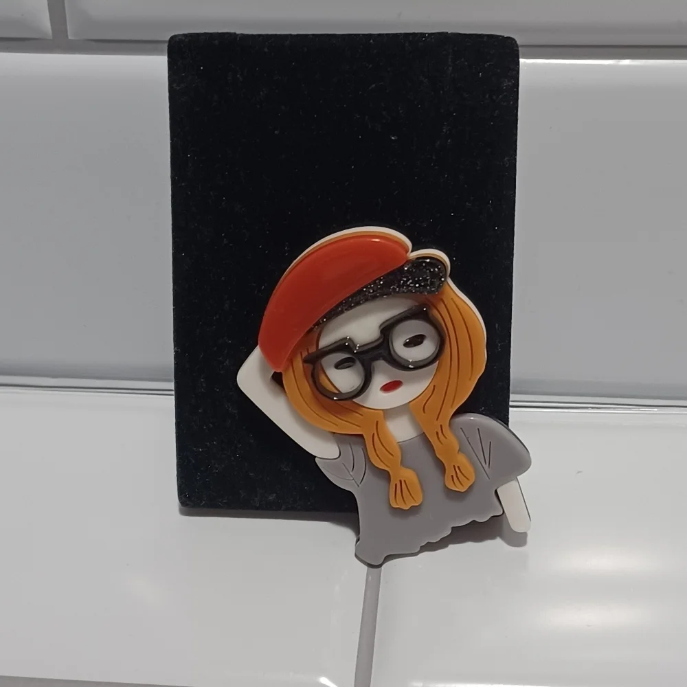 N/A modern lady